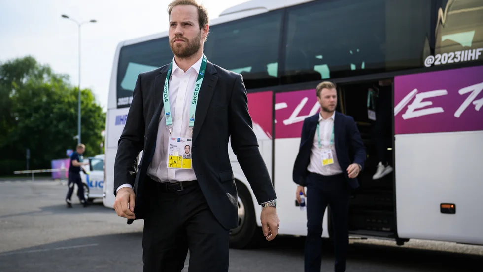 Oscar Lindberg är öppen för en återkomst till Skellefteå AIK, men en sådan blir inte aktuell förrän SC Bern hittat en ersättare och bryter kontrakt med landslagscentern.