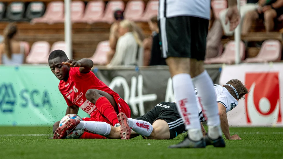Modoumatarr Mbye har varit en viktig spelare för Piteå IF och stannar nu resten av säsongen.