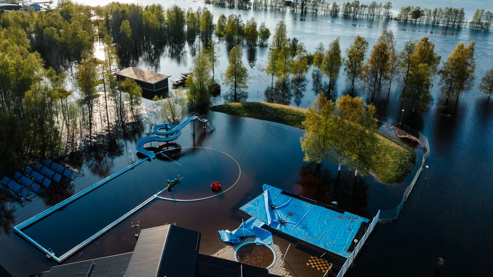 Bassängen på Ekobadet förstördes av vårfloden 2023.
