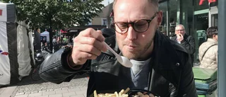 Moules frites, musslor i roquefortsås med pommes frites