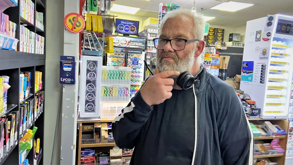 PJ Johansson köper ibland vapes med HHC och tycker det är synd att ämnet förbjuds. "Det är lugnande och tar bort värk, jag har värk i hela kroppen efter gamla skador", säger han.