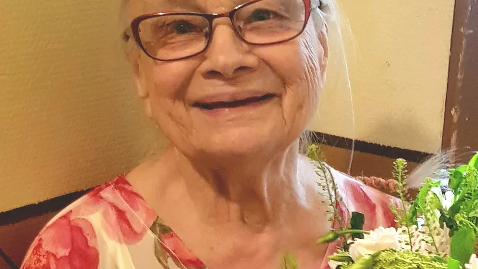 Kerstin Lindgren (1932-2023) ses här på sin nittioårsdag 2022.