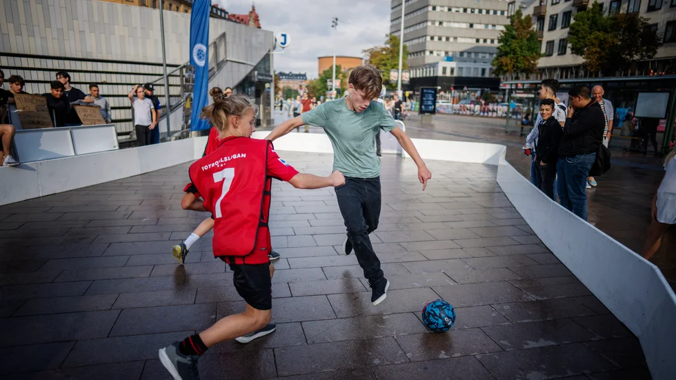 När Skellefteå outdoor sports närmar sig har streetfotboll tagit plats på schemat, medan beachvolleybollen plockats bort.