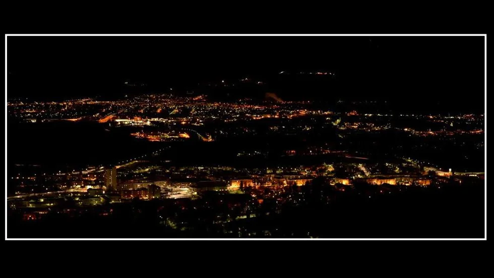 Gällivare kommun har varit med i Earth hour sedans starten. Se filmen från2016 när gatubelysningen släcktes. Det ska kommunen göra också i år.