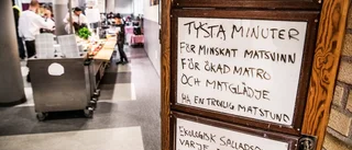 Sitt ner och ät upp maten