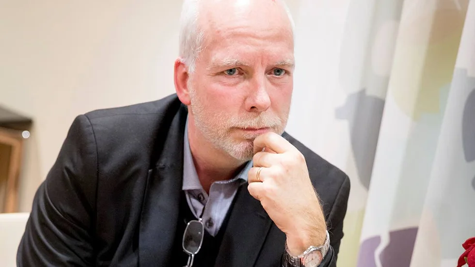 Anders Öberg (S) är orolig för att Backgård inte ser allvaret i situationen.