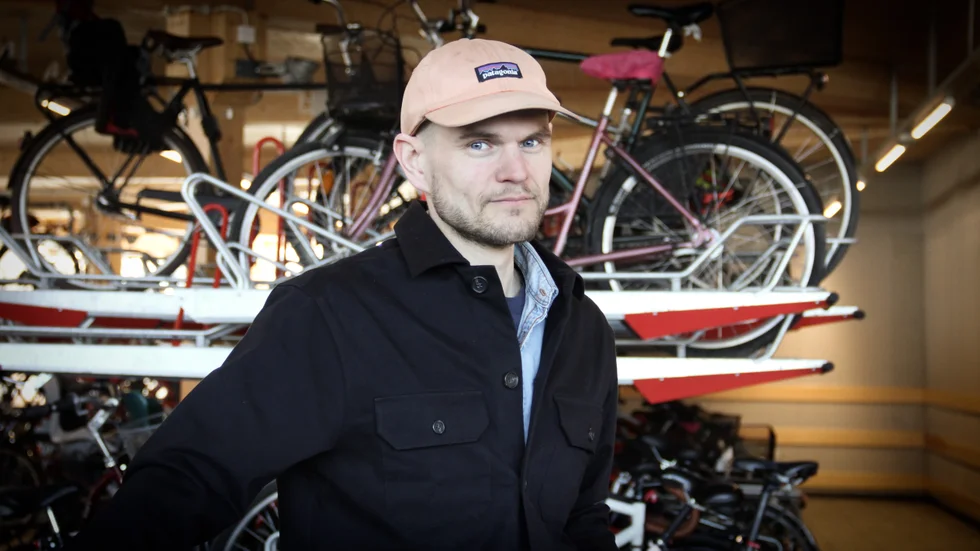 Erik Walterson vill varna andra efter att hans fru blev bestulen på sin cykel ur cykelgaraget vid Uppsala centralstation. 
