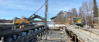 Borrar 30 meter ner till urberget – så ska bron hålla i 120 år
