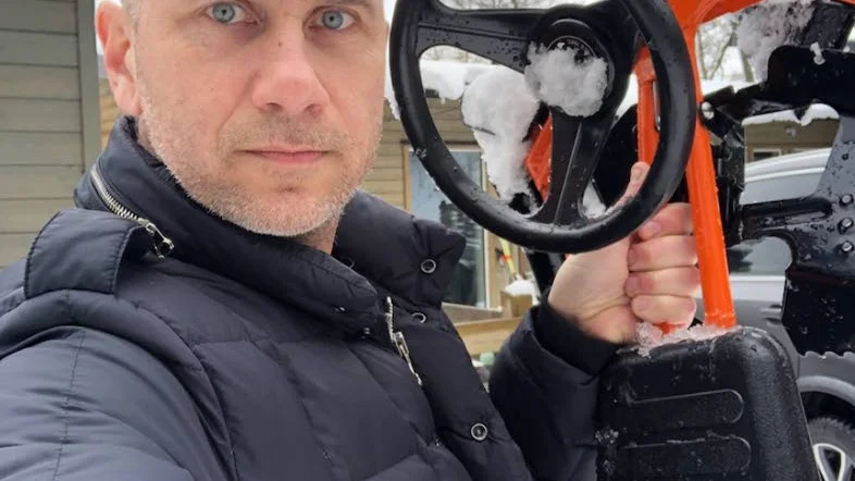 Markoolio säger att omröstningen bara visar att Norrbotten inte förstår vad det riktiga namnet är. "Men nu kommer jag ju aldrig kunna åka till Norrbotten" lägger han till skämtsamt.