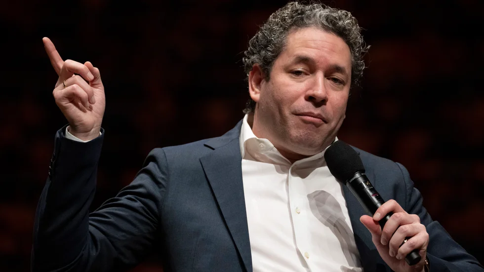 Gustavo Dudamel slutar dirigera i Paris.