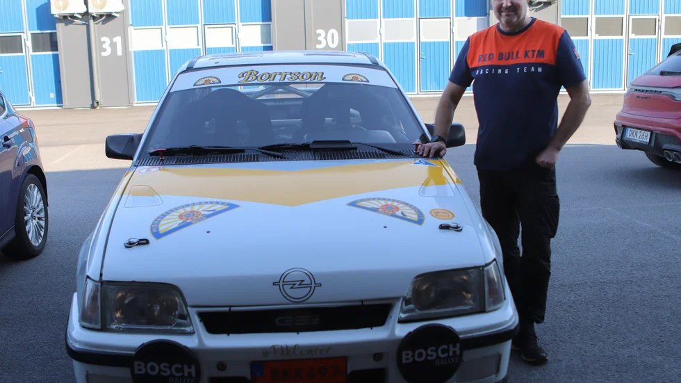 Ulf Petterssons Opel Kadett GSI från 1990 är servad och klar för årets Midnattssolsrallyt, men redan kommande helg ska bilen testas i klassiska rallycupen i Åtvidaberg.