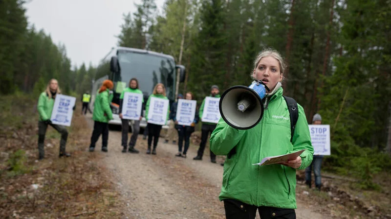 Karolina Carlsson, kampanjledare på Greenpeace, är på besök i Jokkmokk i helgen för att drilla folk i civil olydnad.
