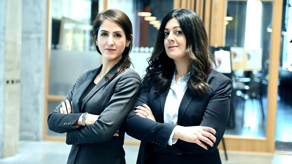 Före detta Uppsalaborna Anuta Sjunghamn och Nadja Hatem lanserar den nya appen Kliently – en app för digital juridisk rådgivning.
