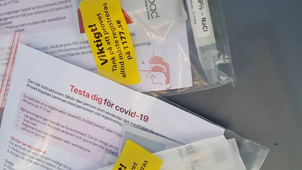 Omkring 2 000 östgötar låter varje dag testa sig för covid-19. 