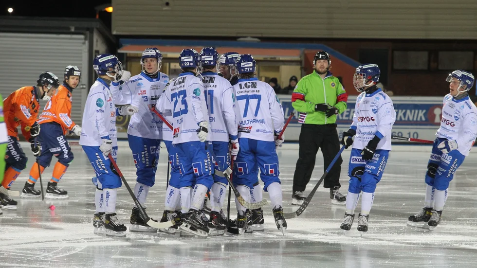 IFK Motala kan ha gjort sin avskedsmatch på klassiska Sävstaås IP. Hall är på gång i centrum till nästa säsong i Bollnäs och då blir det konstgräsfotboll på bandyarenan. IFK fick en positiv sista match på platsen.
