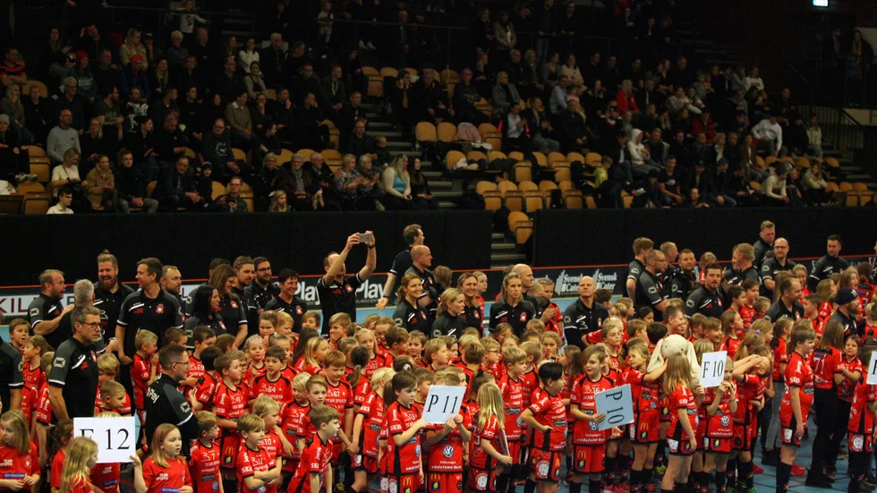 Solfjäderstadens julparader brukar vara imponerande att se strax före jul. Men i år blir det ingenting, på grund av pandemin. Kring A-lagsmatchen mot Kalmarsund U på söndag blir det ett vanligt matcharrangemang, med krav på vaccinbevis.
