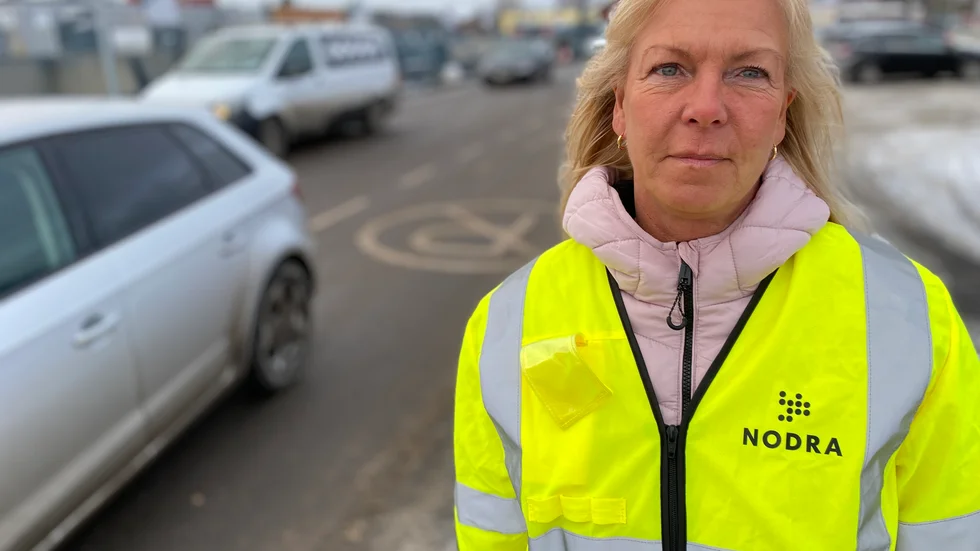 Irmeli Kuusiniva, enhetschef på returpunkterna, säger att det främst är för personalen säkerhet som stölderna behöver få ett slut.