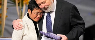 Tyst minut för dödade kollegor på Nobelceremoni