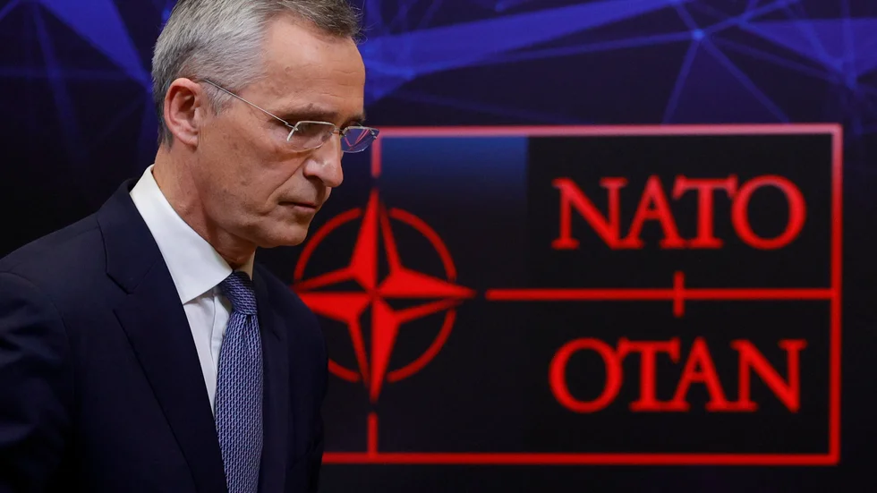 Vi moderater är tydliga med att vi tycker att Sverige ska gå med i Nato. Vi skulle då dela solidariska försvarsgarantier och kunna ha en gemensam försvarsplanering med 30 andra länder, skriver debattören. På bilden Natos generalsekreterare Jens Stoltenberg.