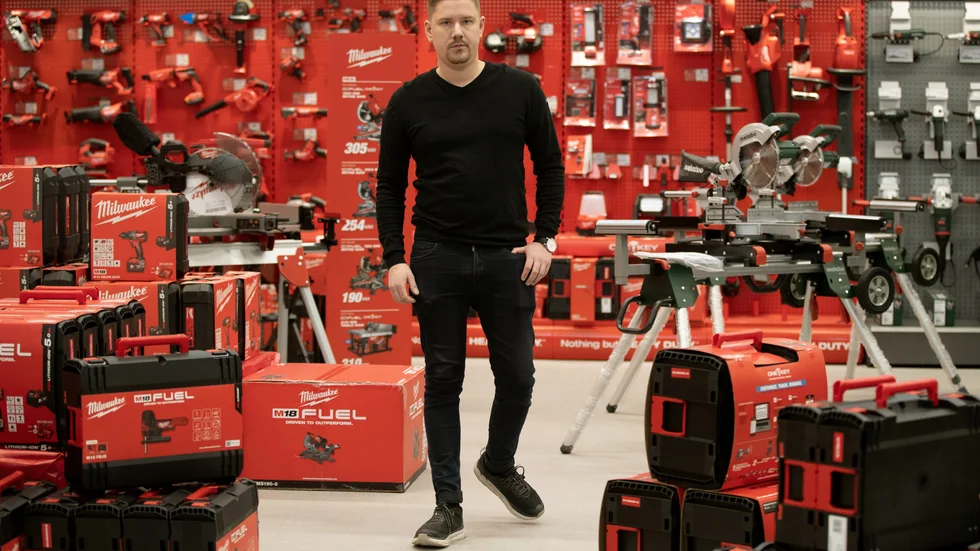 "Maskiner och verktyg är helt nytt i vårt sortiment, säger Christian Marklund", platschef på Company Line 