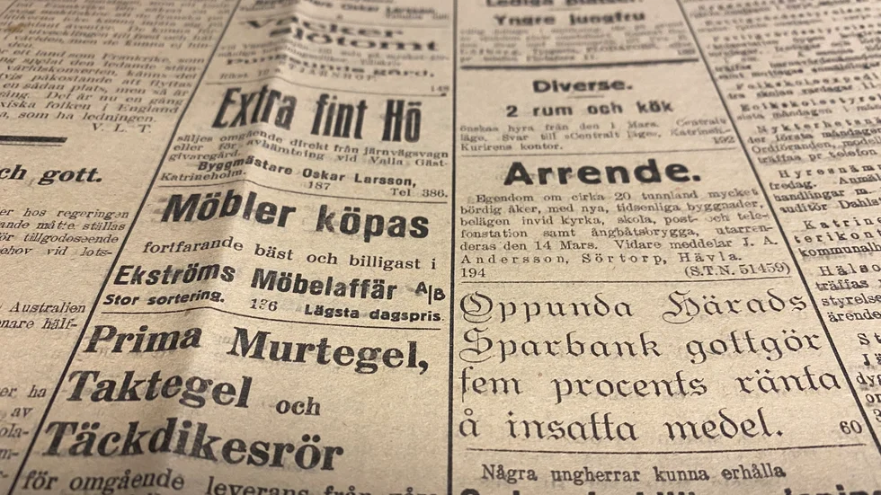 Småannonserna säger ofta mycket om samhället förr. Oppunda härads sparbank bjöd på fem procents sparränta och vackert typsnitt i tidningen. 1922.