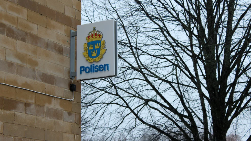 Polisen har fått in ett rörigt ärende som gäller en olovlig bostadsaffär.