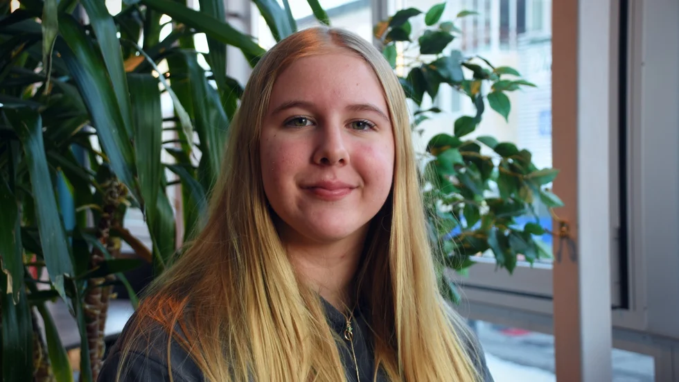 Pim Nilsson Lindh, 14 år, är både ledsen och besviken på skolan som lovat prao till eleverna i åttonde klass men nu ställer in. 