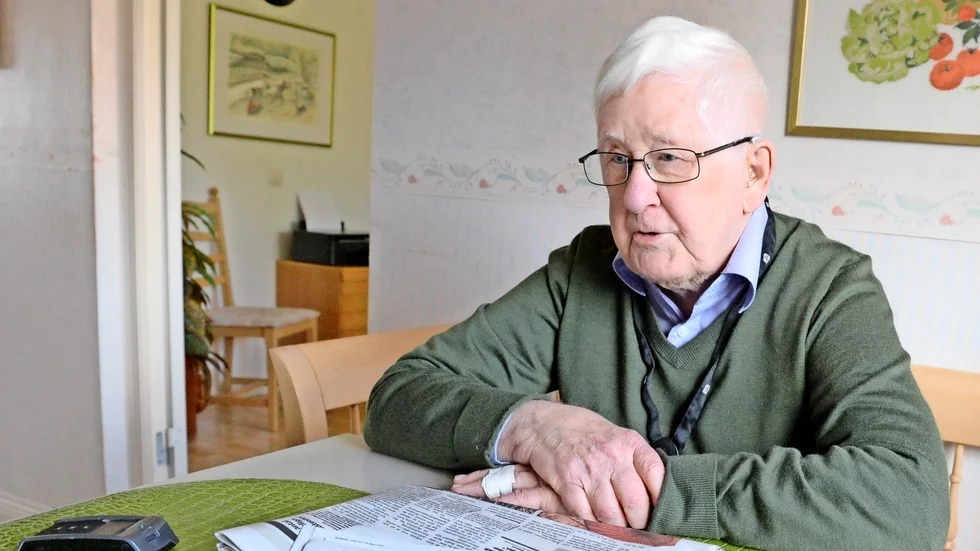 Var finns empatin hos beslutfattarna, frågar sig Sven Carlsson, 92, som vill flytta till ett äldreboende. Arkivbild: Jeanette Lövgren