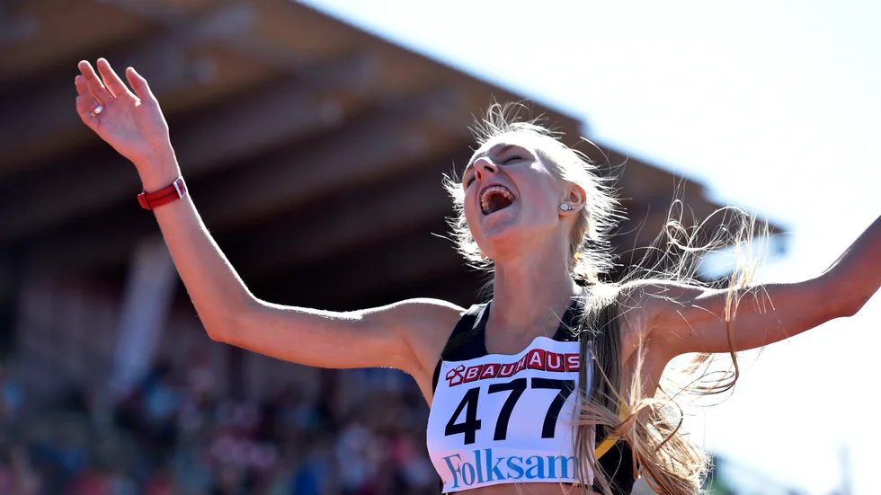 Guld. Thea Norlund, Skellefteå AIK Friidrott, vann JSM-guld på 3000 meter. Foto: Hasse Sjögren DECA Text&Bild.