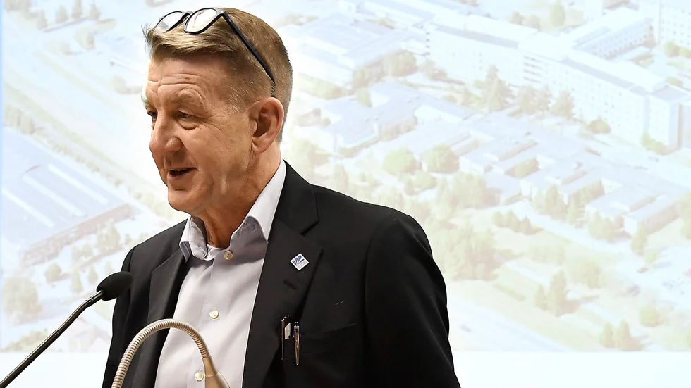 Portar läkare. Landstingsdirektör Anders Sylvan har beslutat att stänga av Roger Karlsson från tjänstgöring vid akuten. Samtidigt kräver landstingsledningen handledare för läkarens arbete vid Hälsogemenskapen. Foto: Jeanette Lövgren.