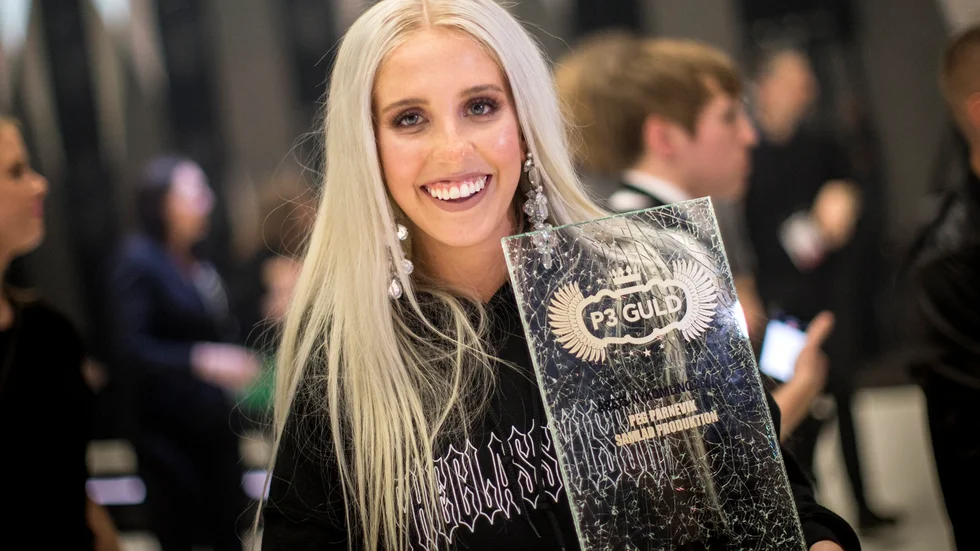 Peg Parnevik fick priset årets nykomling på P3 Guldgalan tidigare i vinter. Foto: Björn Larsson/TT.
