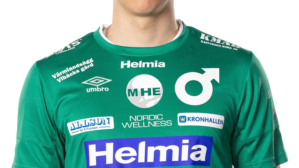Målvakten Hugo Claesson, här i Degerfors-tröjan, testar med ÅFF.