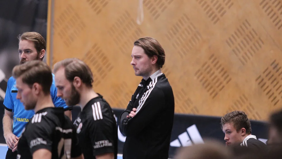 Assisterande tränaren Martin Hovlund var uppskriven i laguppställningen, men spelade aldrig.