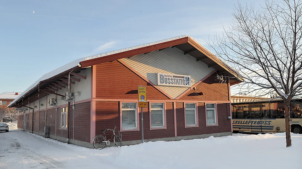 Provisorium Här, där bussgodshanteringen finns ska det även bli en ny väntsal i avvaktan på ett nytt resecentrum.