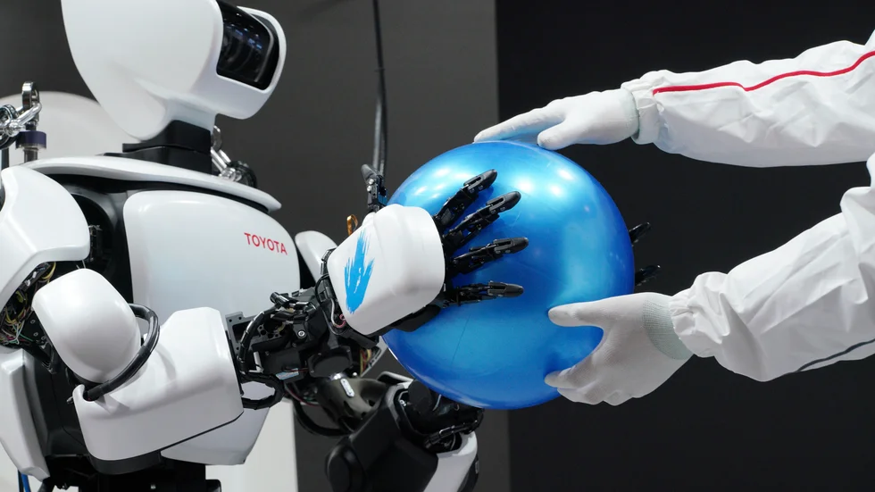 Ingen robot kan twerka som Nicki Minaj, menar Magnus Ericsson. 