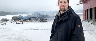 Rasmus förlorade 70 kalvar i ladugårdsbrand