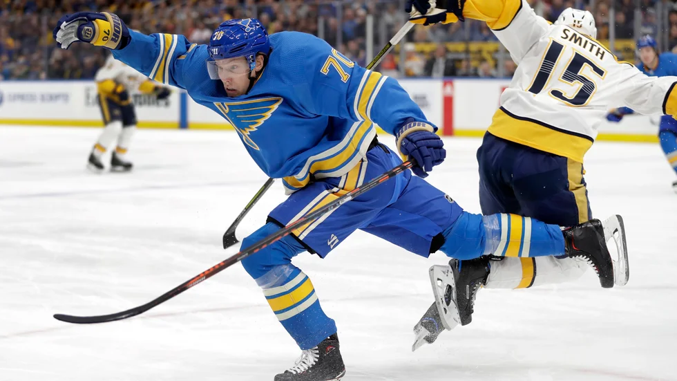 Oskar Sundqvist har en stor roll i St Louis Blues efter att ha fått sitt genombrott den här säsongen. Nu väntar Stanley cup mot Pär Lindholms Winnipeg.