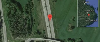 Fordon stillastående på E4 - helt stopp i ett körfält