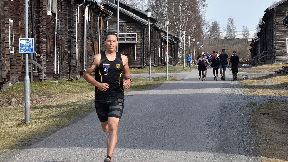 Magnus Marklund var klart snabbast i det första heatet under den sköna eftermiddagen på Valborgsmässoafton. 