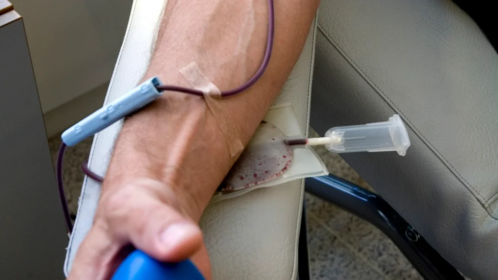 Med nio mil till blodcentralen blir resan dyr.  