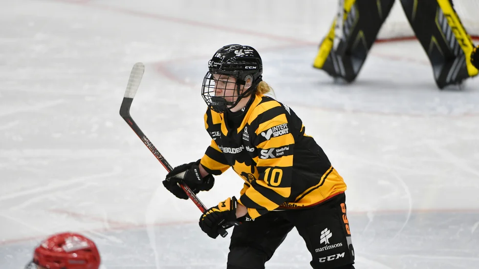 Ellen Lövgren stod för två mål på två dagarunder helgens träningsmatcher för Skellefteå AIK