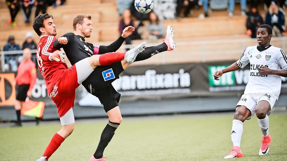 Seriesegern nära. På lördag kan Leo Englunds Skellefteå FF bli klara för division I. Norran direktsänder matchen mot Gällivare Malmberget.