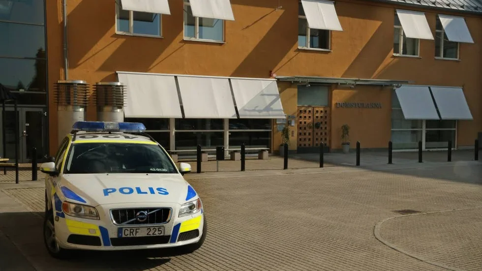 Paret dömdes för brottet i Stockholm före de deömdes för det i Sturefors, trots att det i Sturefors begicks först.