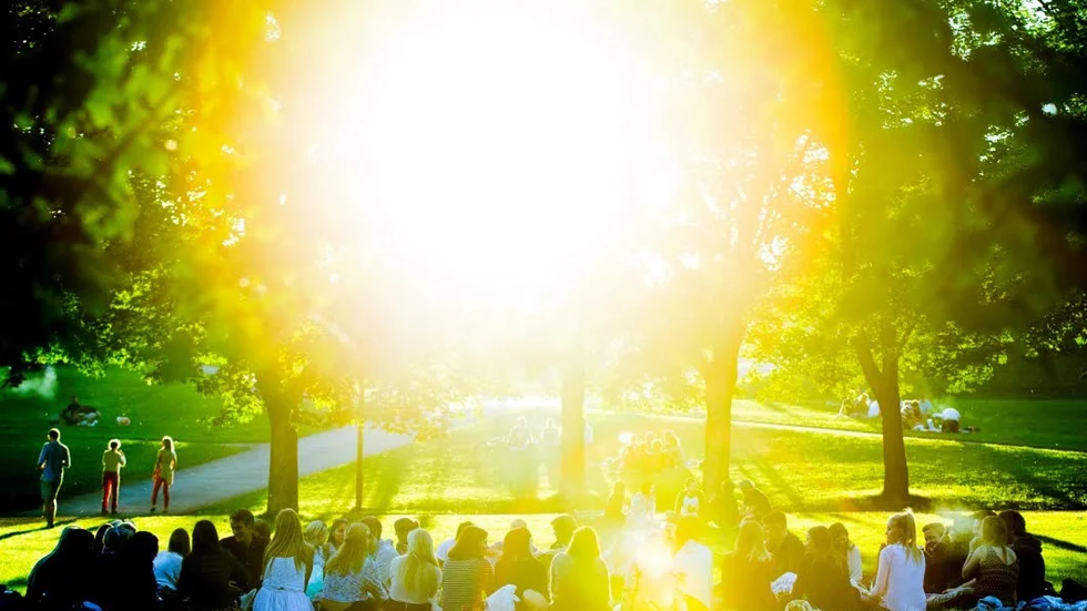 Sol, sol, sol länge och mycket och påminner oss om sommaren 1994, den magiska när Sverige tog VM-brons i fotboll.