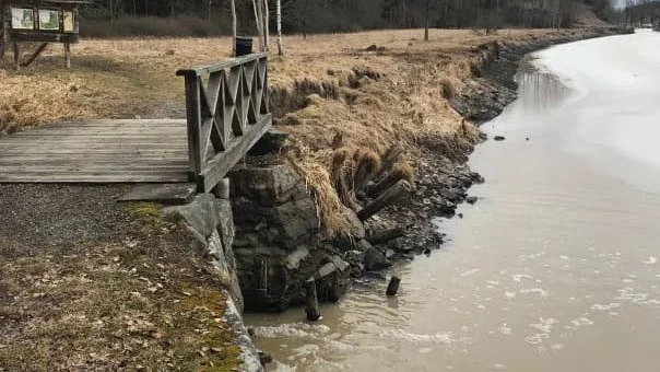 Ras. Jordskredet inträffade i höjd med Tegelbrukets sluss.