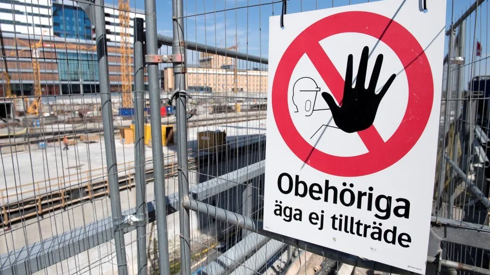 Stängsel vid byggen fungerar, menar Aranda, som vill ha stängsel också vid skolor.