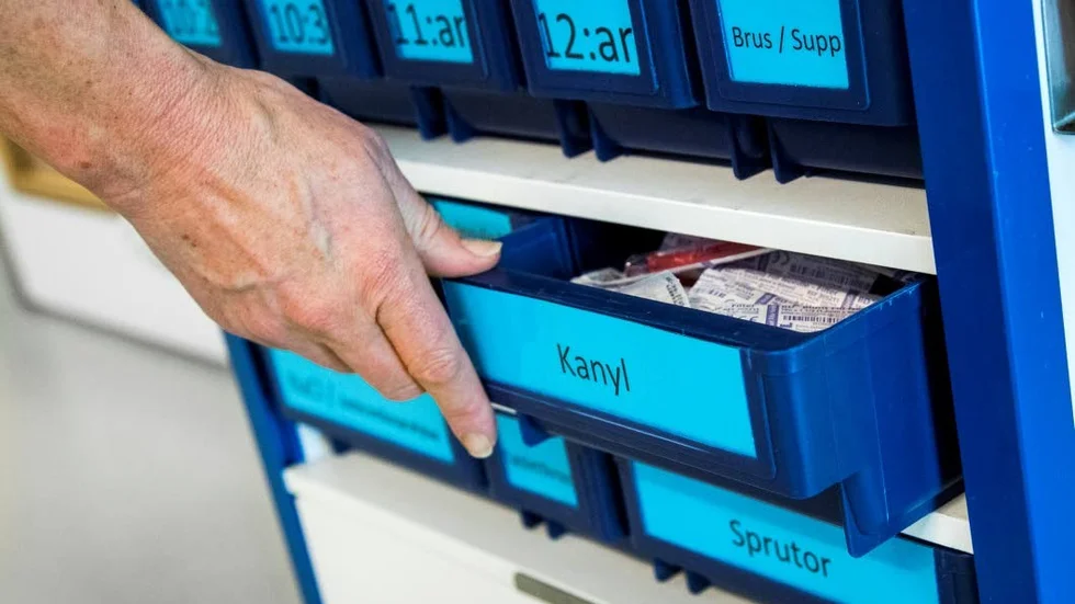 Smittades av patientens blod via kanylen.