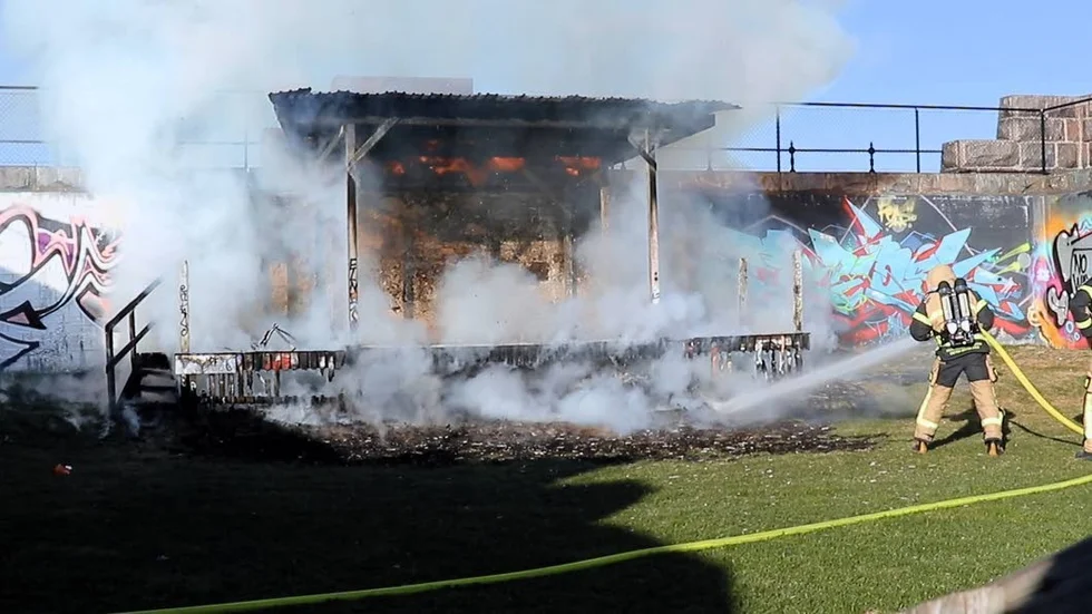 Scenen i Borgsruinen brann under tidig söndagskväll.