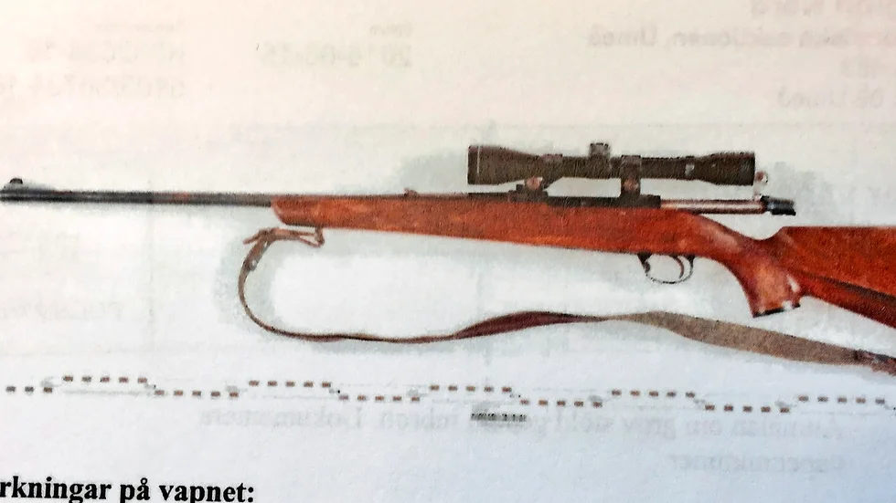 Ett av de vapen som stals i Norsjöbyn Storliden – men som en av de åtalade visade polisen var vapnet var gömt.