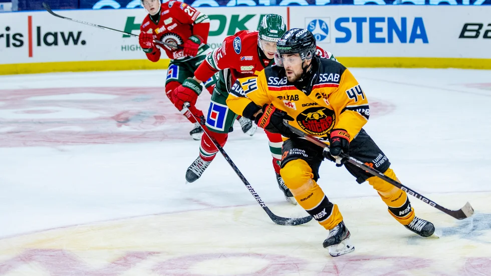 Jonathan Andersson gjorde mål mot sitt gamla lag när hans Luleå vann på bortaplan över Örebro. Arkivbild.